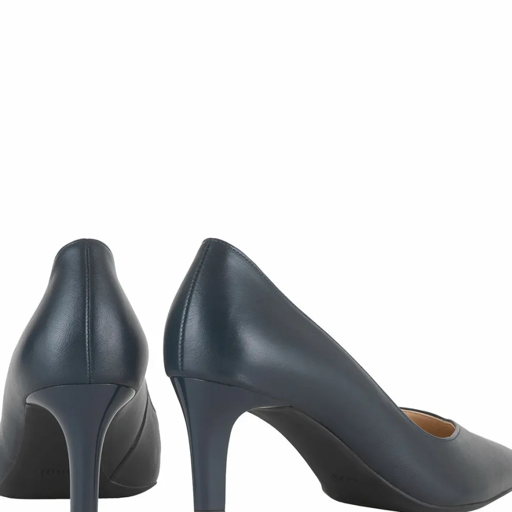 Shop Boulevard 60 Women Pumps