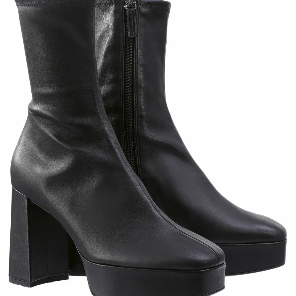 Cheap Cora Women Booties