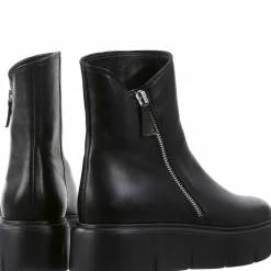 New Travis Women Booties